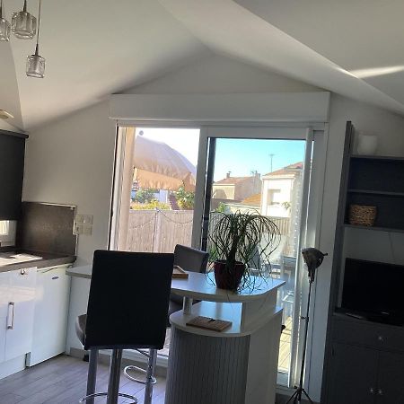 Chaleureux T2 30 M2 Et Sa Terrasse Bois 18 M2 Apartment La Rochelle  Bagian luar foto