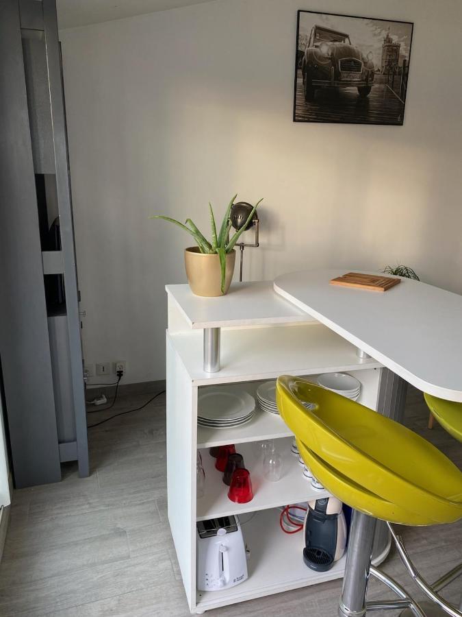 Chaleureux T2 30 M2 Et Sa Terrasse Bois 18 M2 Apartment La Rochelle  Bagian luar foto